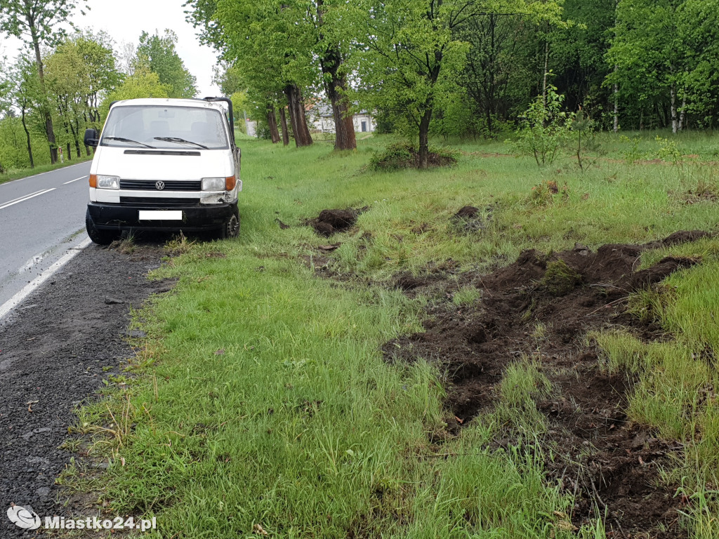 Wyjechała z Topolowej, uderzyła w busa