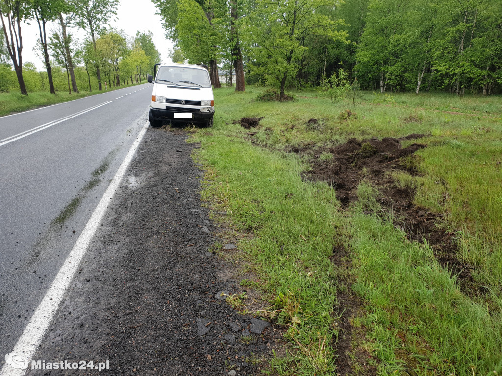 Wyjechała z Topolowej, uderzyła w busa