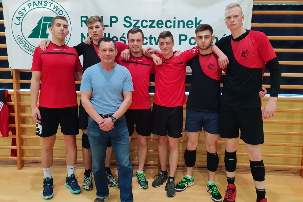 10. turniej piłki siatkowej leśników RDLP