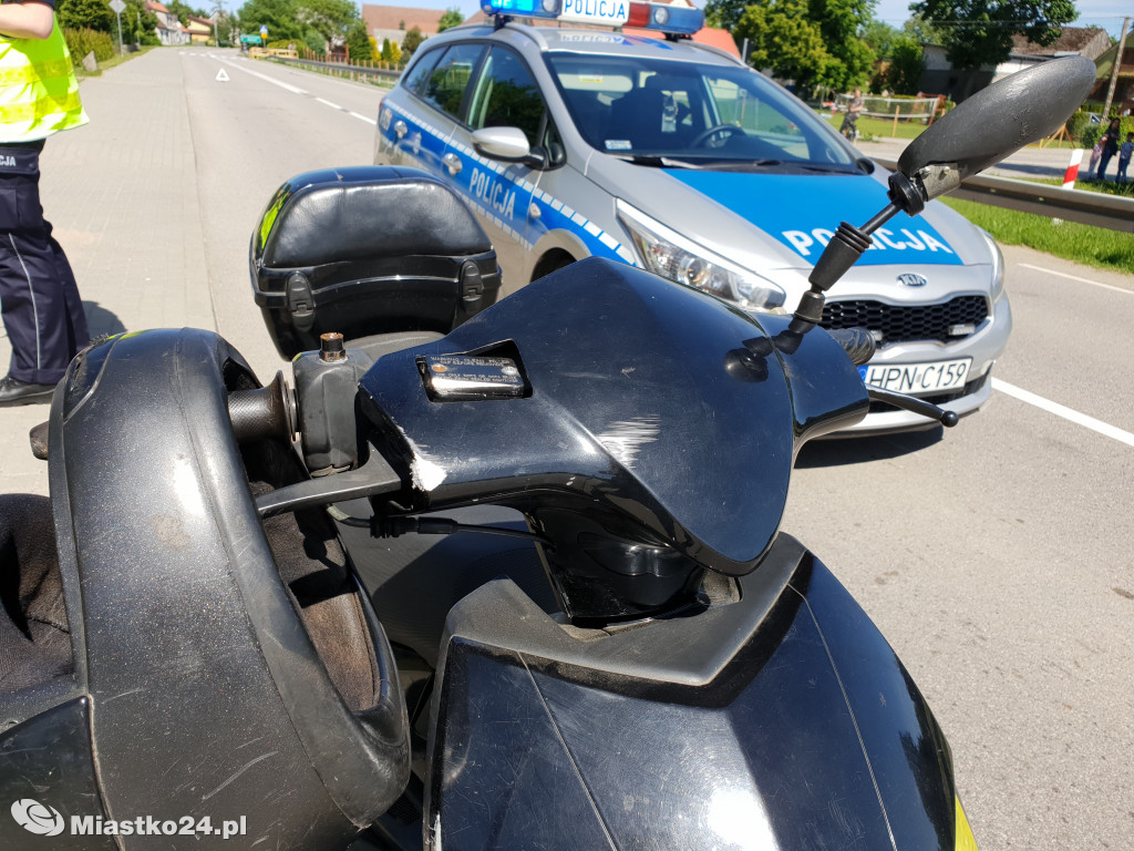 Zderzenie skutera z volvo. Wymusiła pierwszeństwo