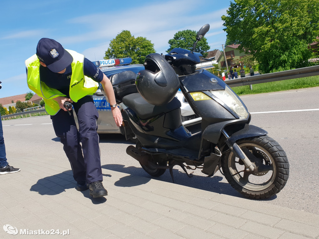 Zderzenie skutera z volvo. Wymusiła pierwszeństwo