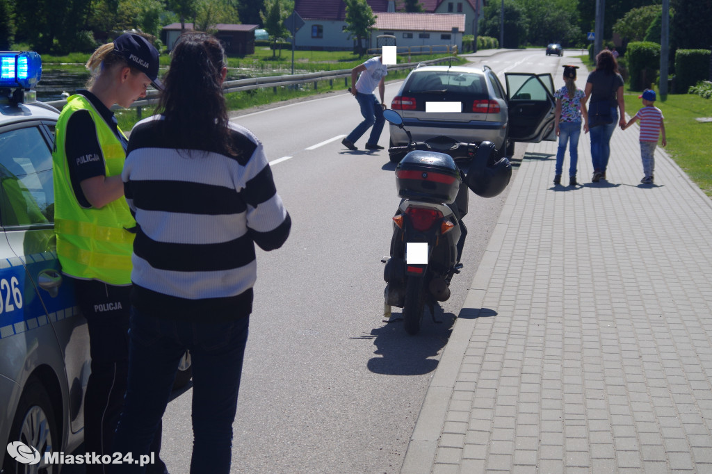 Zderzenie skutera z volvo. Wymusiła pierwszeństwo