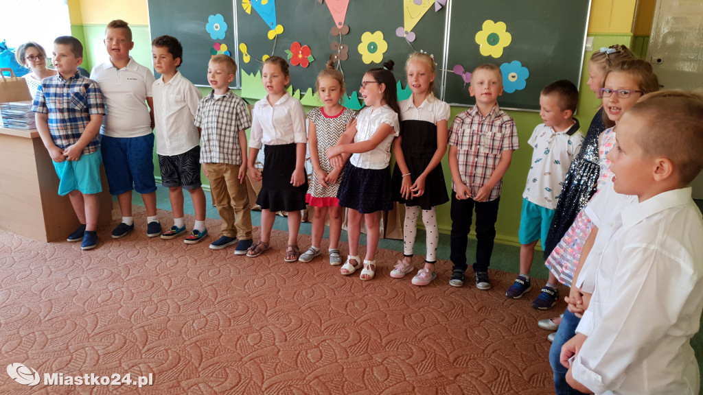 Klasa 0a z Dwójki powitała WAKACJE