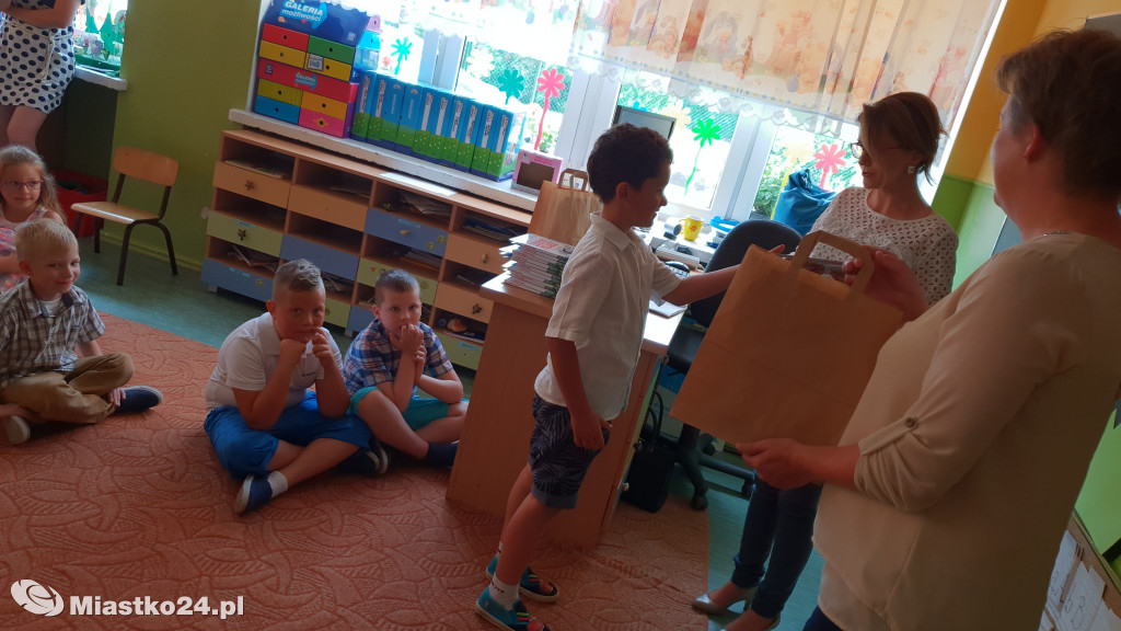 Klasa 0a z Dwójki powitała WAKACJE