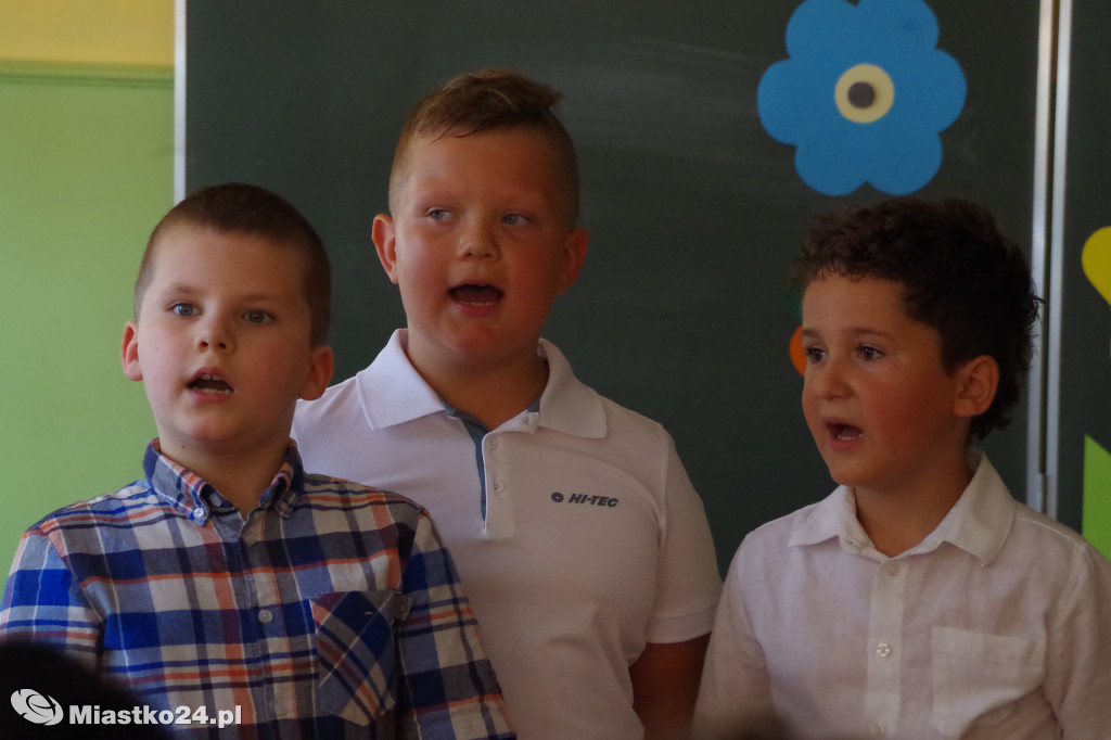 Klasa 0a z Dwójki powitała WAKACJE
