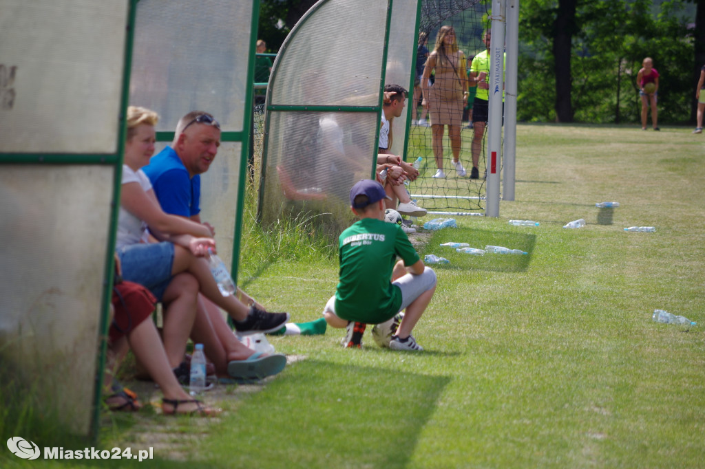 Piłkarski weekend Hubertusa. Kawalerowie kontra żonaci