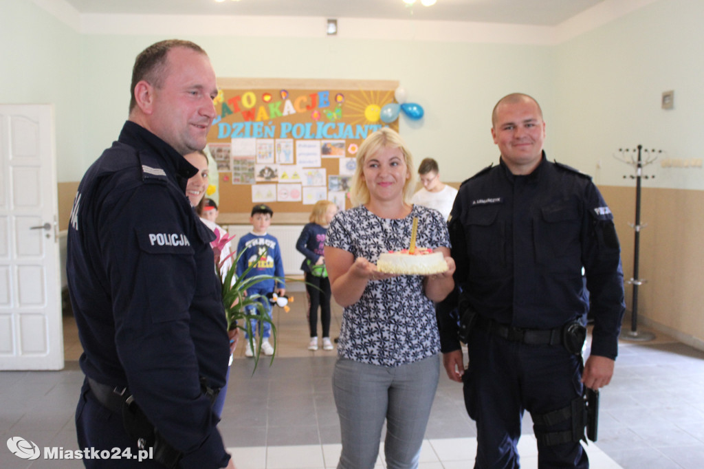 Policja w świetlicy. Bawili się razem z dziećmi!