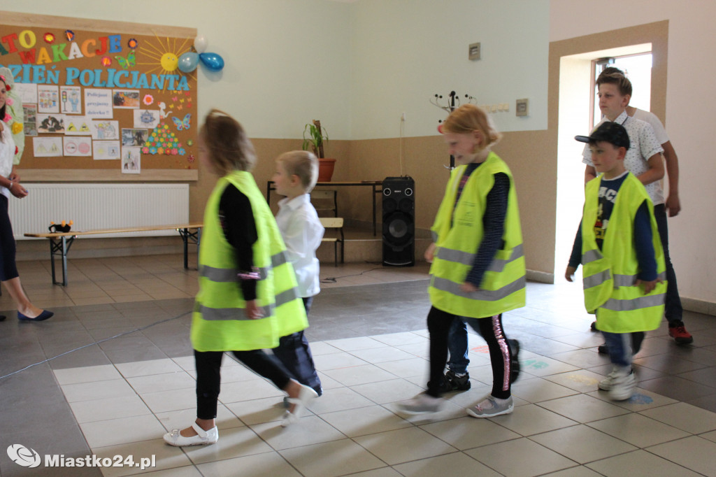 Policja w świetlicy. Bawili się razem z dziećmi!