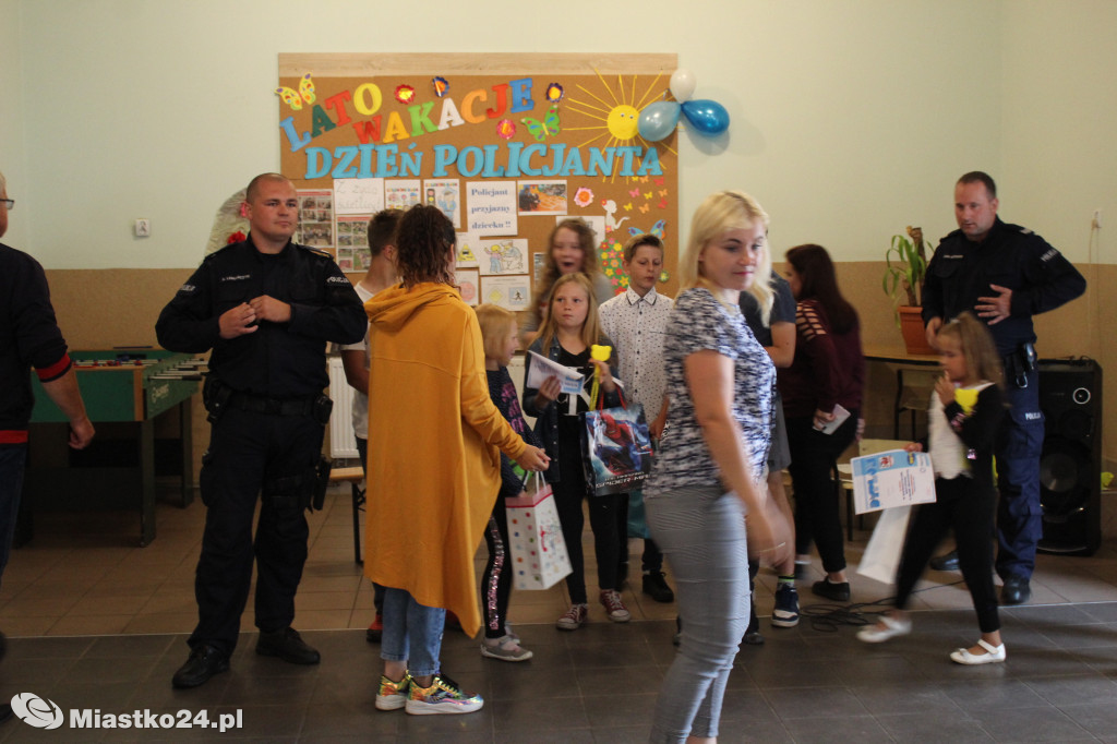 Policja w świetlicy. Bawili się razem z dziećmi!