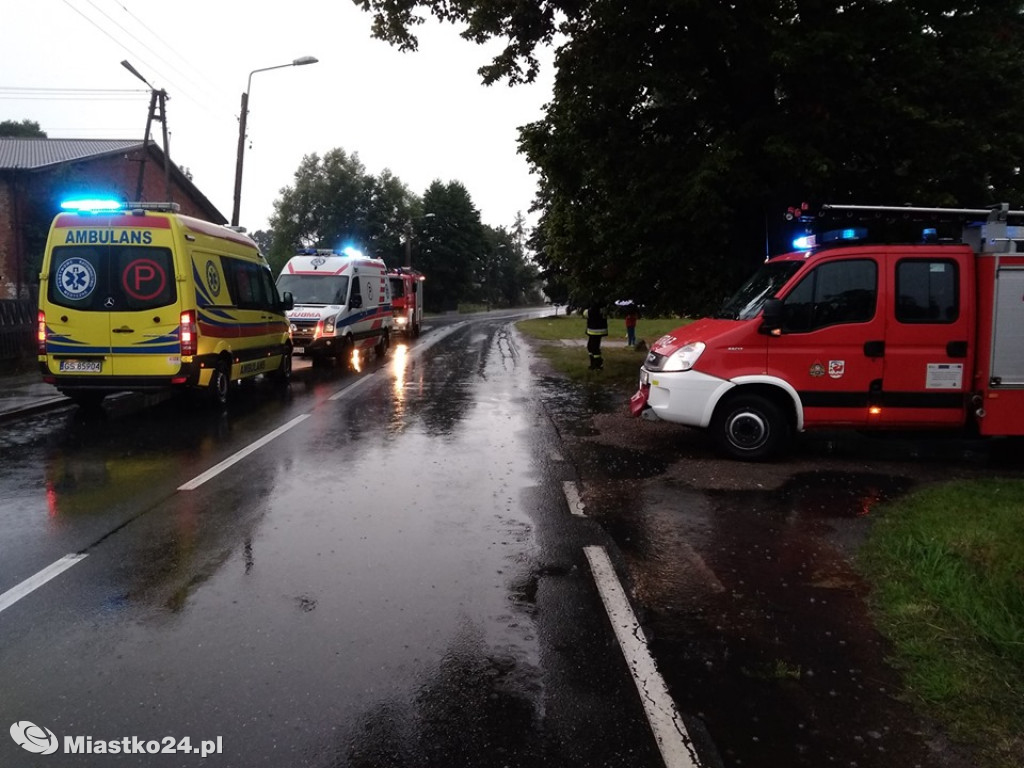 70-latek wjechał w mur, a dostawczak do rowu