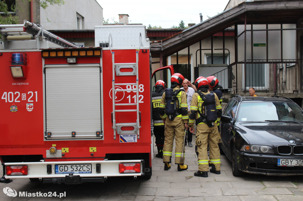 Akcja policjantów i strażaków w miasteckim szpitalu