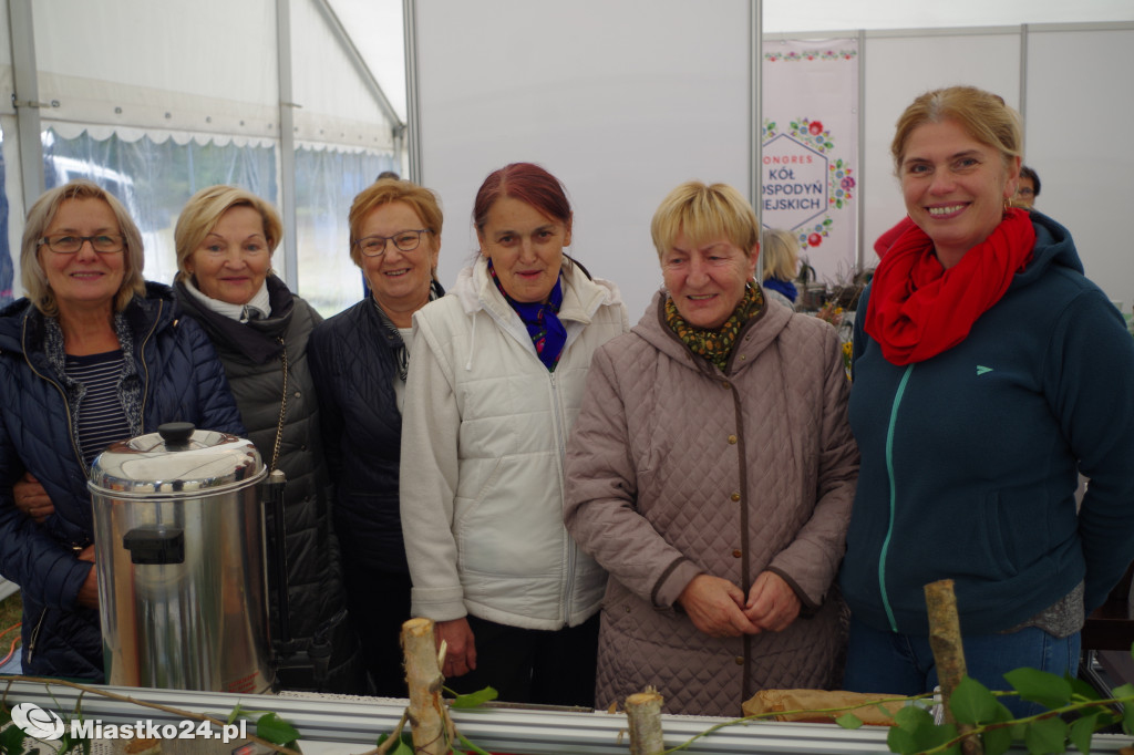 Zawody jeździeckie i kongres gospodyń w Białym Borze