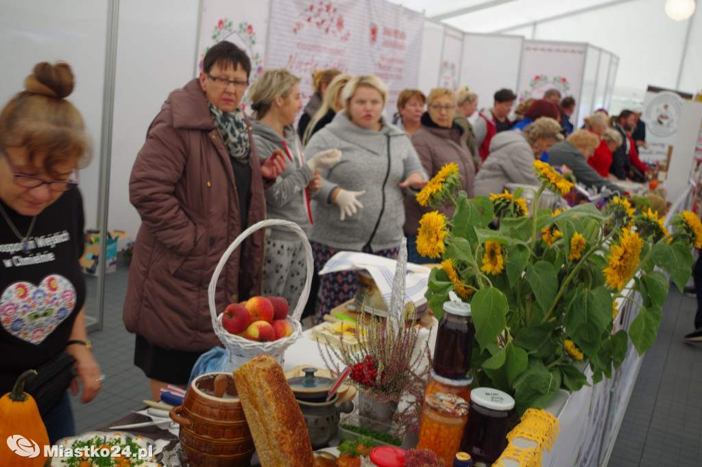 Zawody jeździeckie i kongres gospodyń w Białym Borze