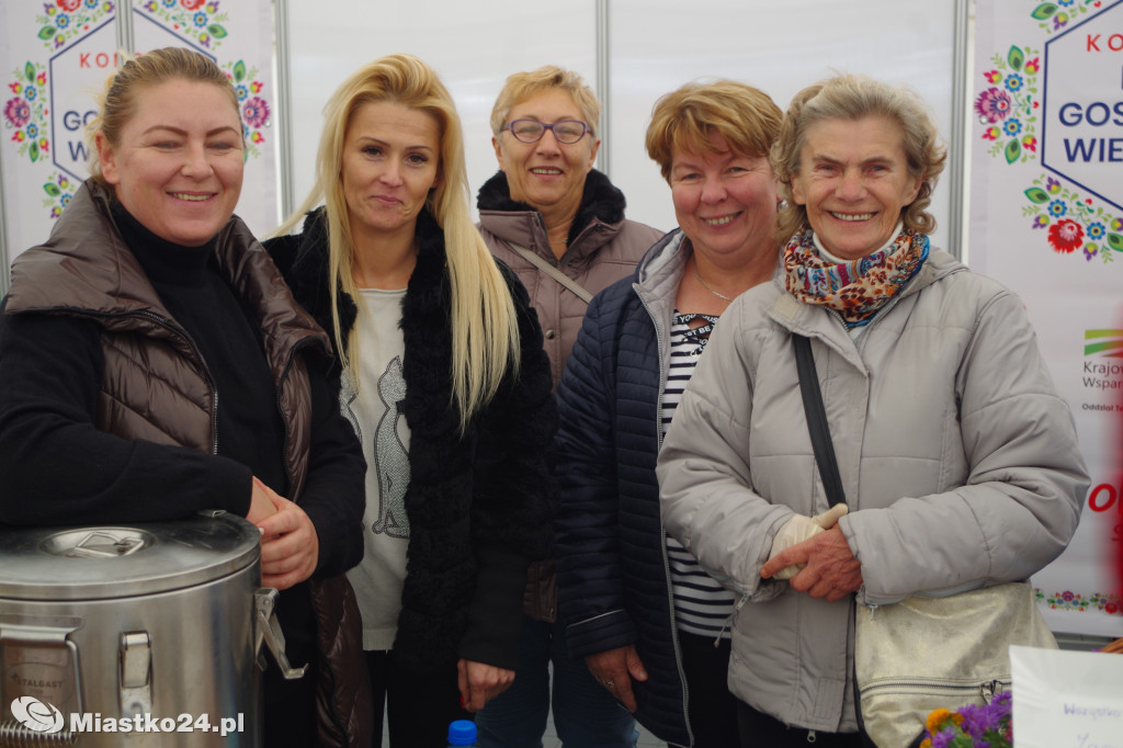 Zawody jeździeckie i kongres gospodyń w Białym Borze