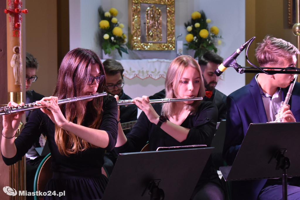 WARTO ŻYĆ - niesamowity koncert w kościele