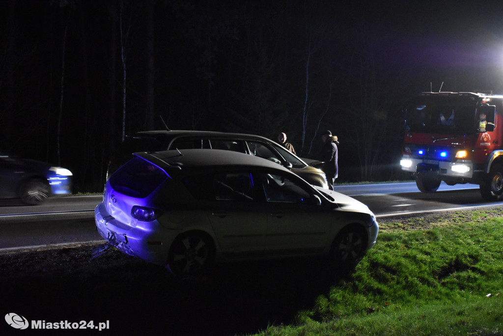 Sarna na drodze. Zderzenie 3 samochodów