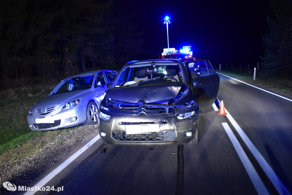 Sarna na drodze. Zderzenie 3 samochodów