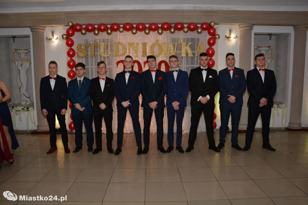 Studniówka w Zespole Szkół Nr 7 w Białym Borze