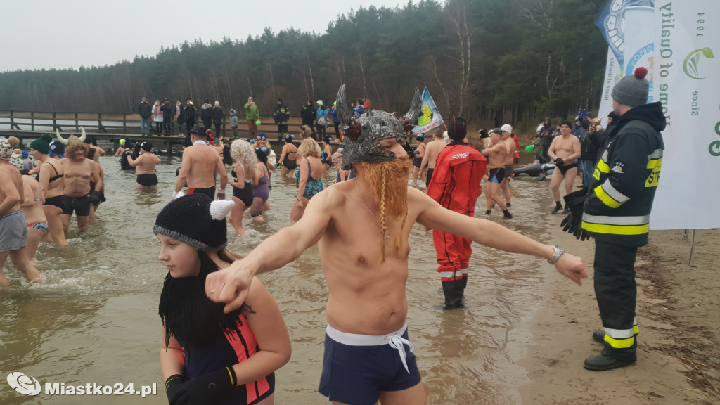 Koczalska Copocabana - 107 morsów w jeziorze Dymno