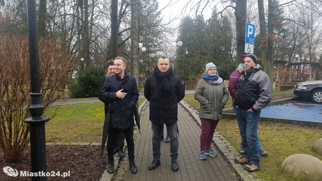 Reorganizacja oświaty - PROTEST  w ratuszu