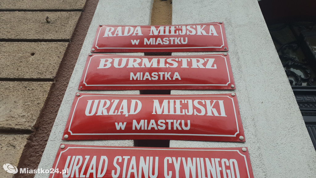 Reorganizacja oświaty - PROTEST  w ratuszu