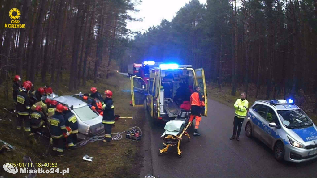 Uderzył w drzewo. Wiózł dziecko. 100 km/h