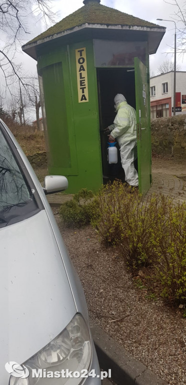 Gmina Miastko rozdaje maseczki i dezynfekuje