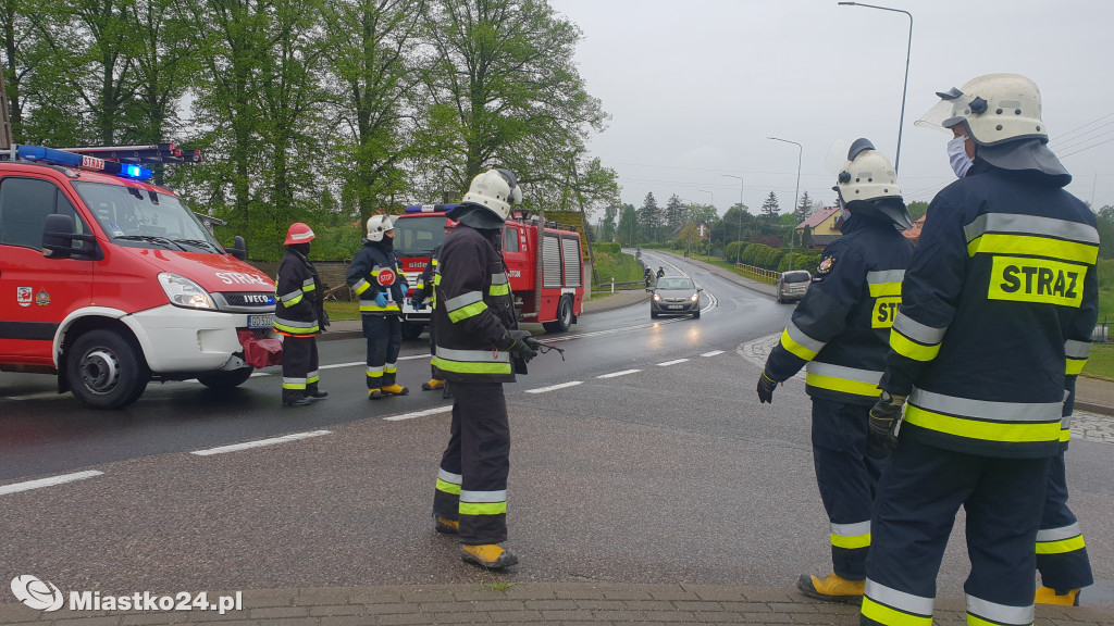 Kolizja z ciężarówką. Zahaczył skodę naczepą