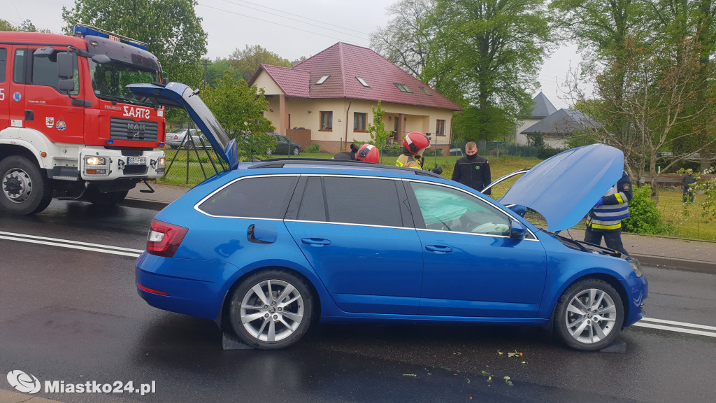 Kolizja z ciężarówką. Zahaczył skodę naczepą