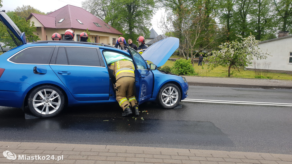 Kolizja z ciężarówką. Zahaczył skodę naczepą