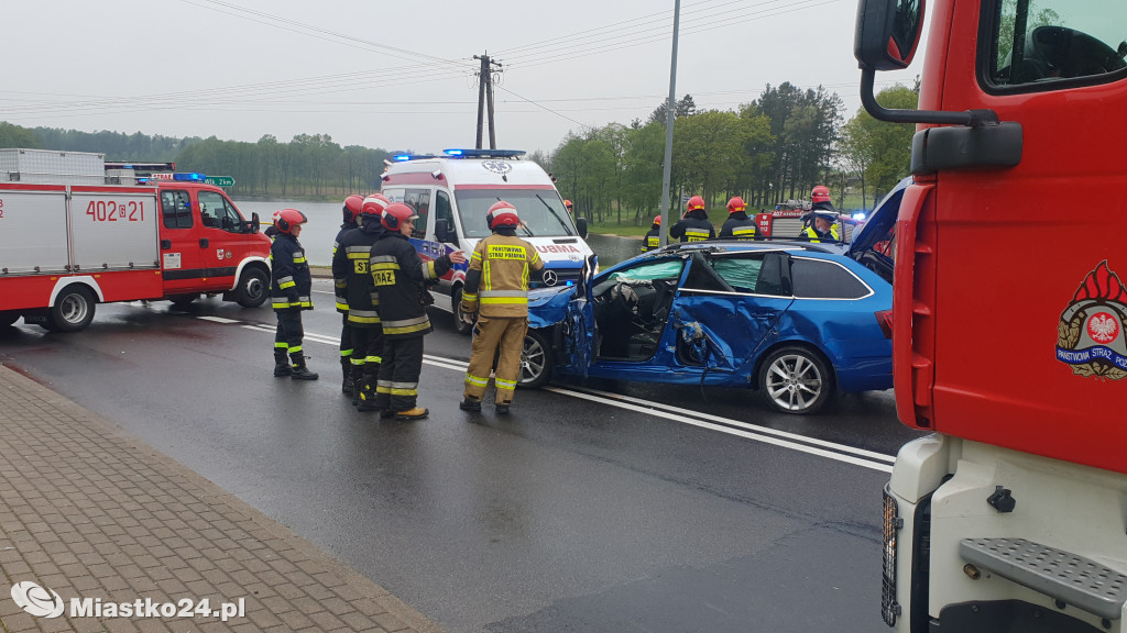Kolizja z ciężarówką. Zahaczył skodę naczepą