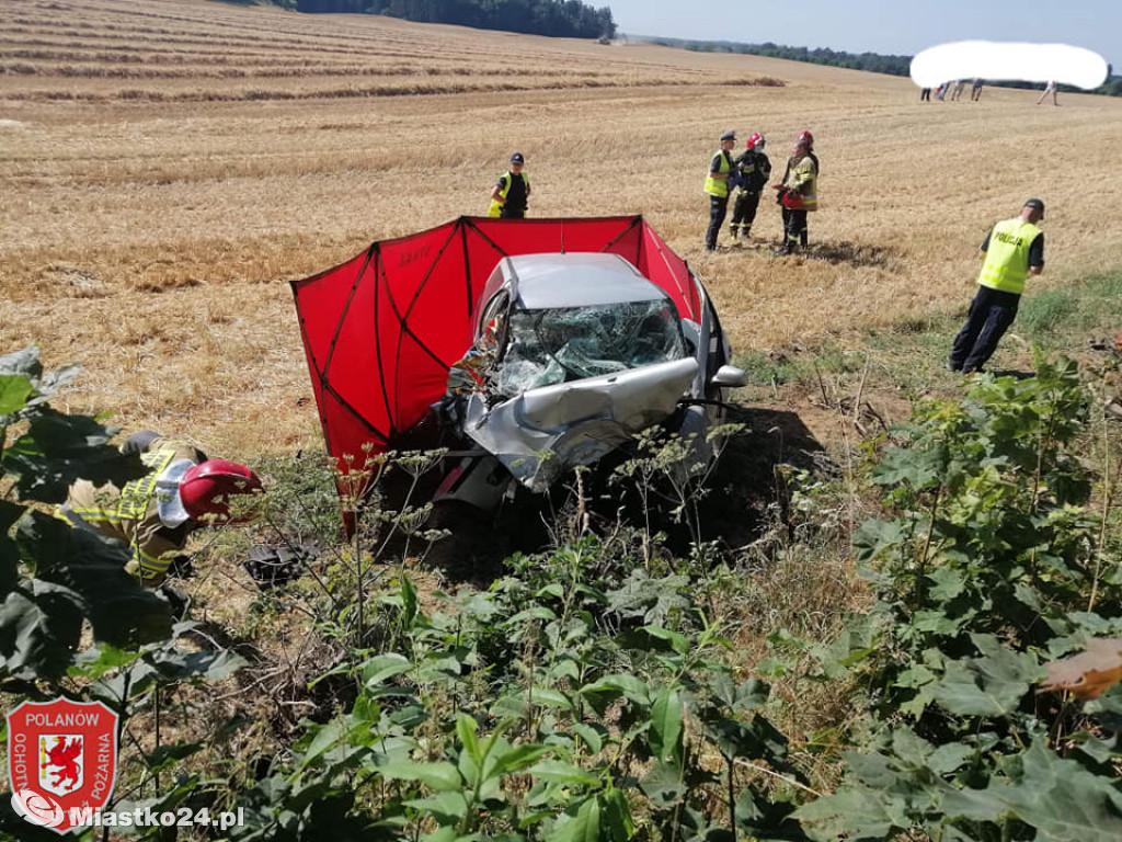 Wypadek na drodze powiatowej. Dwie osoby nie żyją