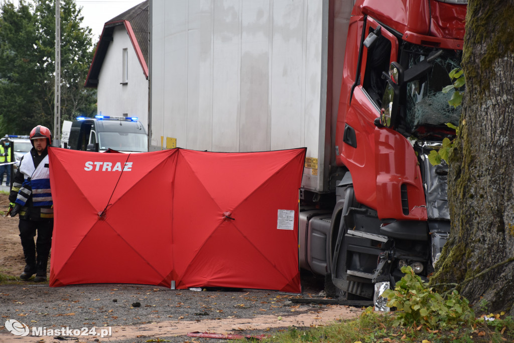 Tragiczny wypadek w Trzebielinie. 2 osoby nie żyją