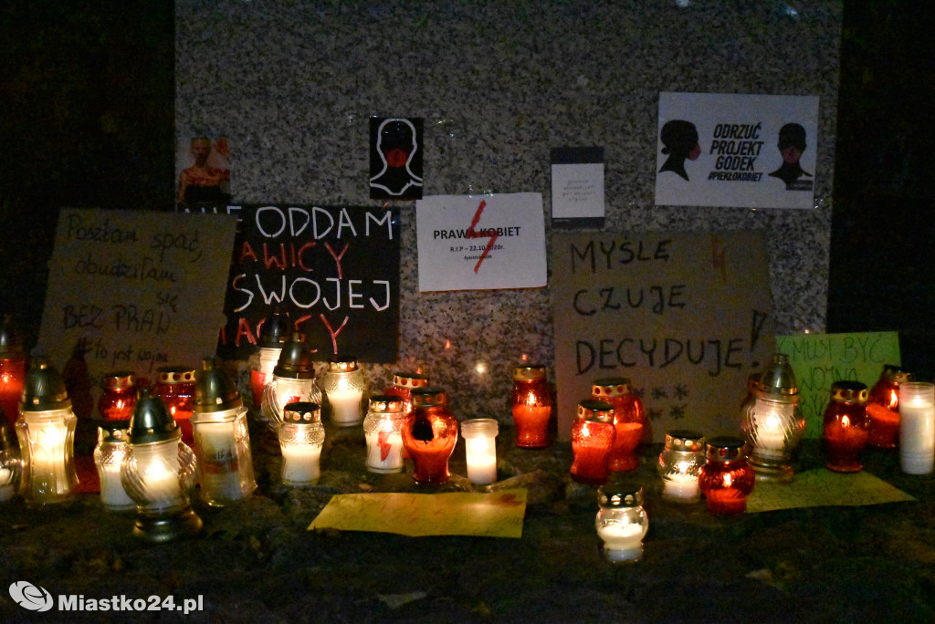 Protest kobiet. Ponad 1000 osób na ulicach miasta