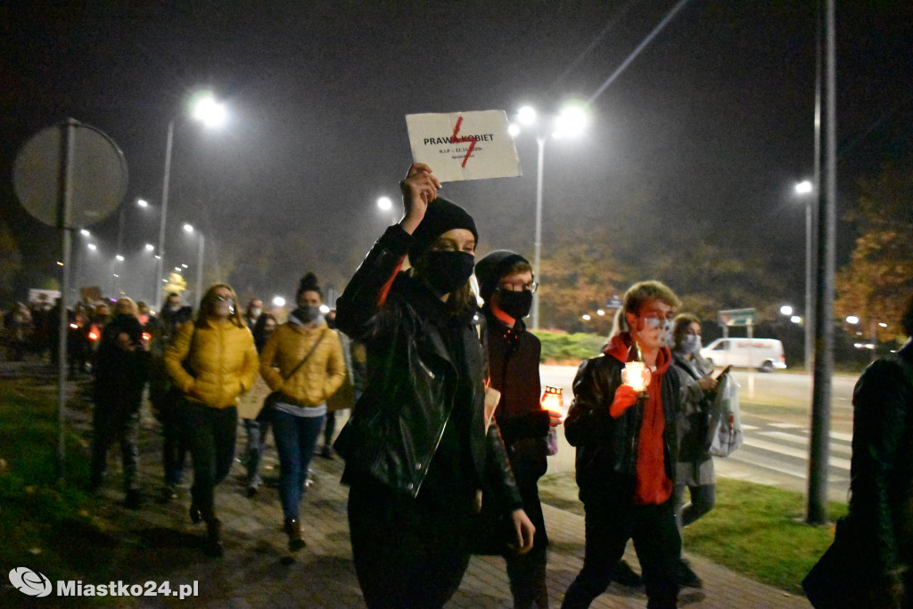 Protest kobiet. Ponad 1000 osób na ulicach miasta