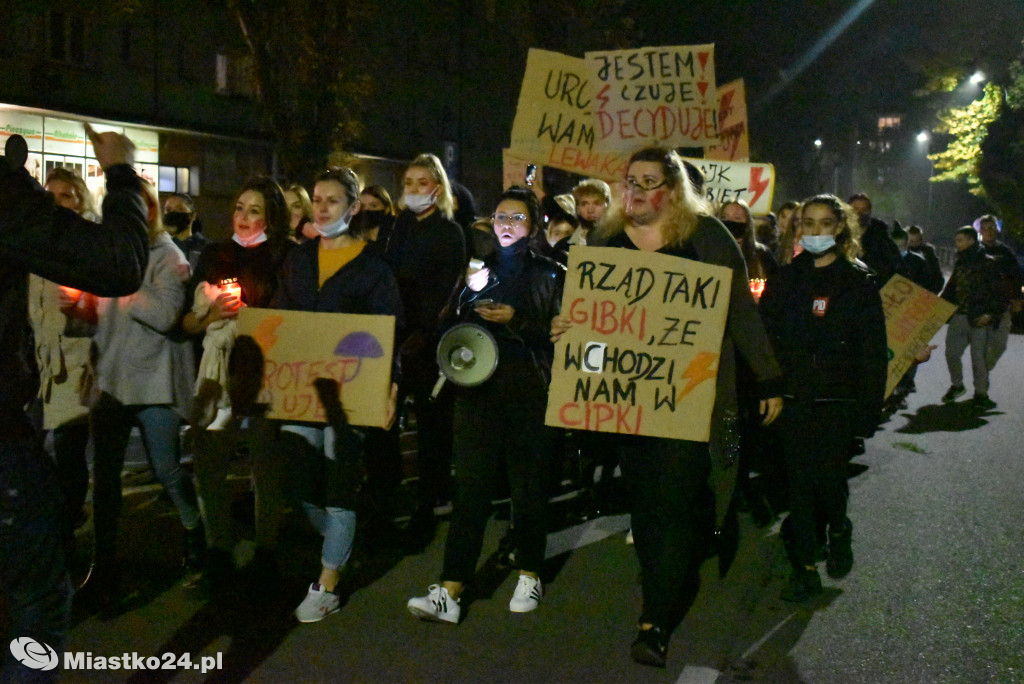 Protest kobiet. Ponad 1000 osób na ulicach miasta