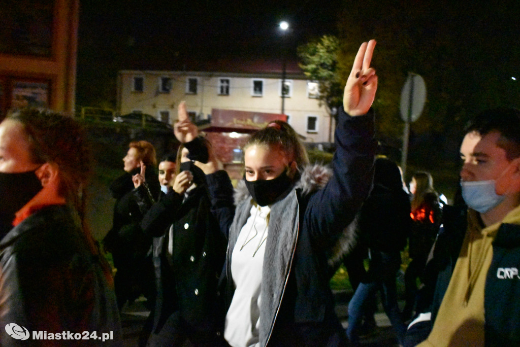 Protest kobiet. Ponad 1000 osób na ulicach miasta