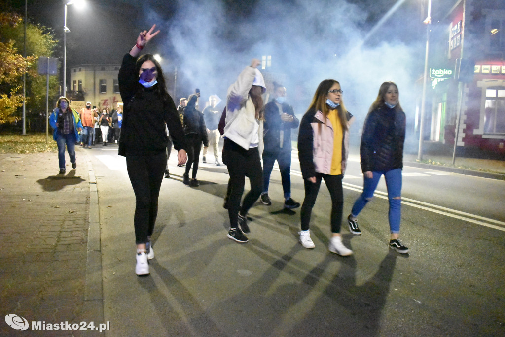 Protest kobiet. Ponad 1000 osób na ulicach miasta