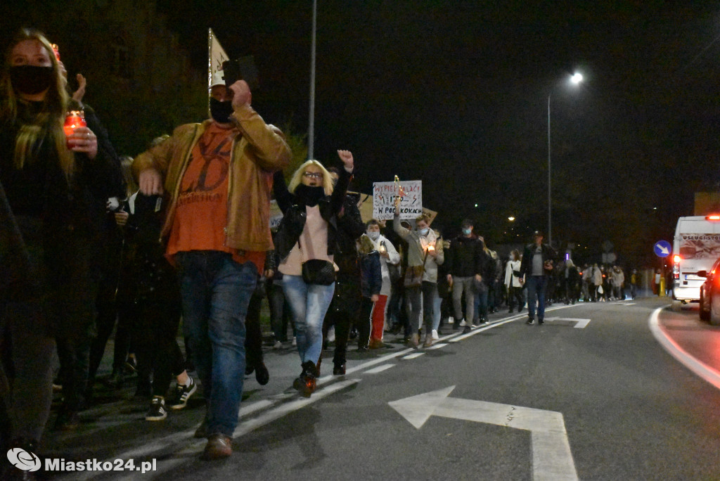 Protest kobiet. Ponad 1000 osób na ulicach miasta