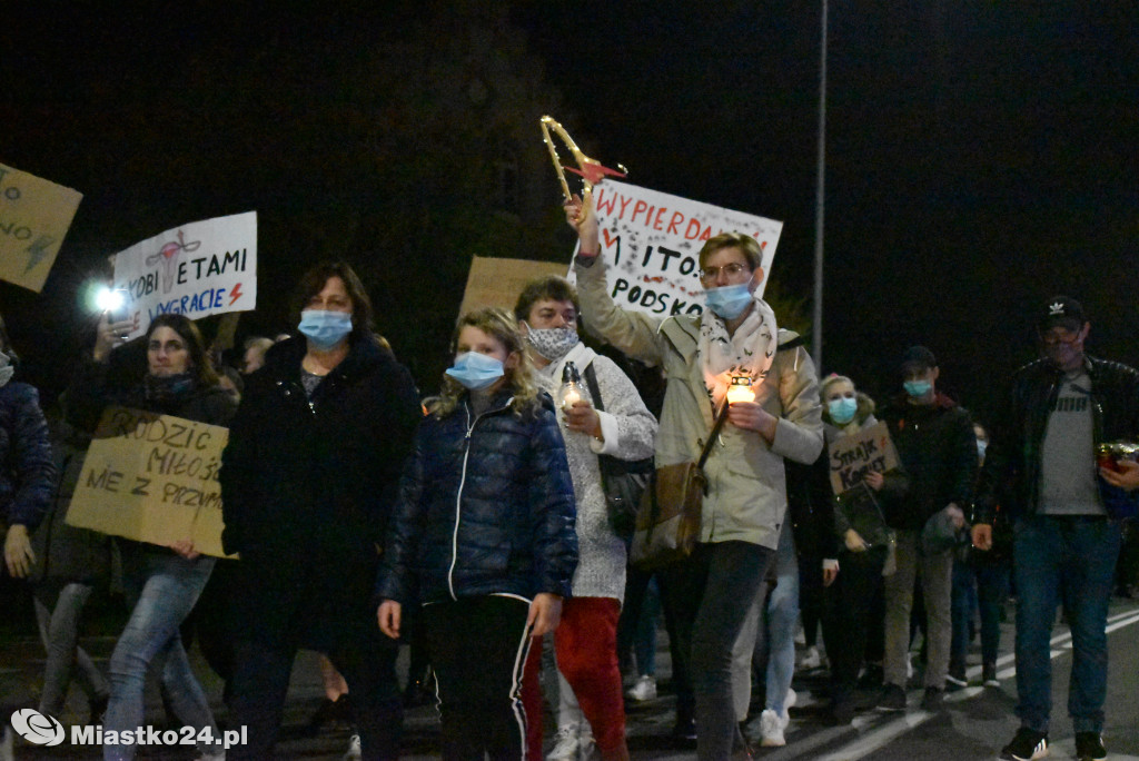 Protest kobiet. Ponad 1000 osób na ulicach miasta