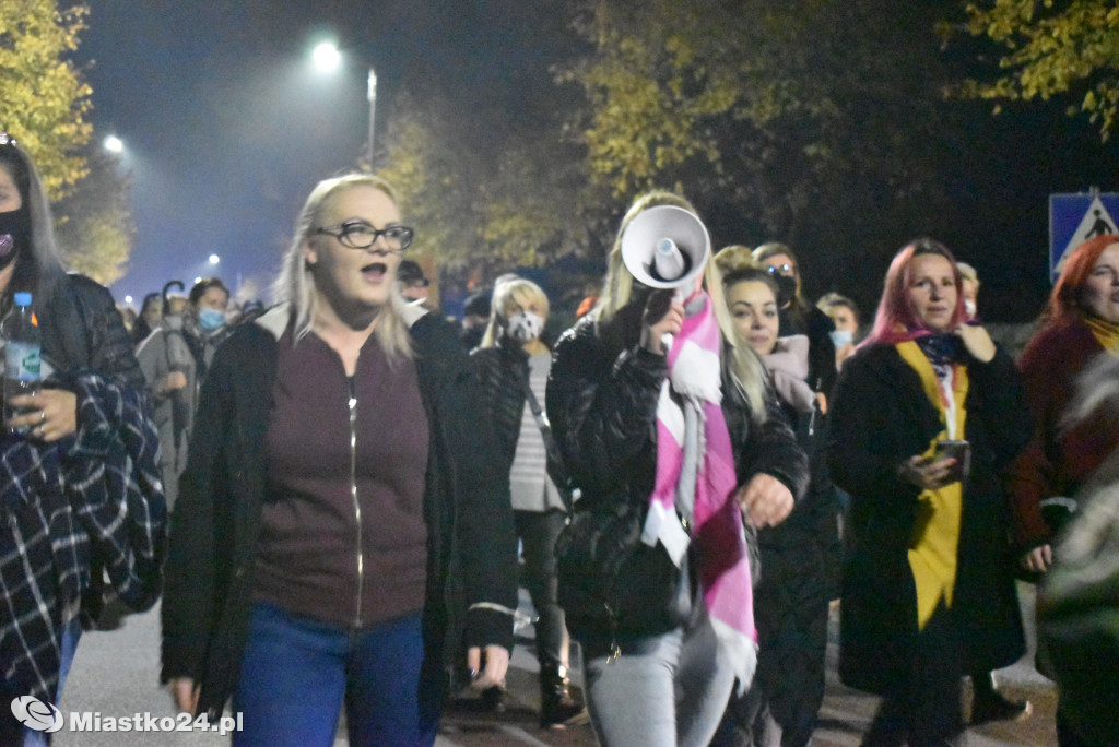 Protest kobiet. Ponad 1000 osób na ulicach miasta