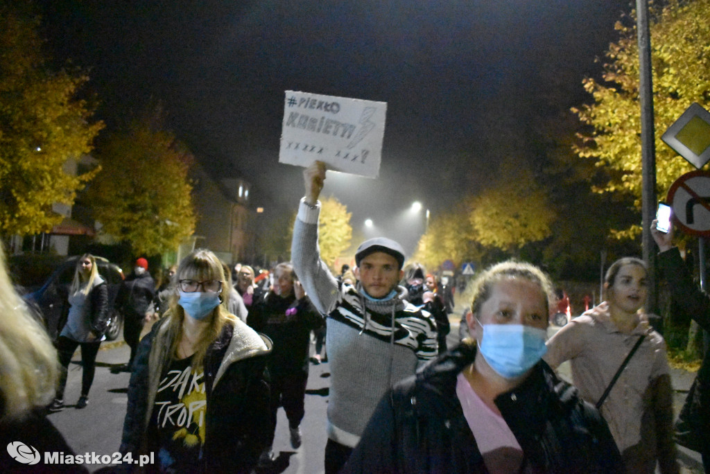 Protest kobiet. Ponad 1000 osób na ulicach miasta