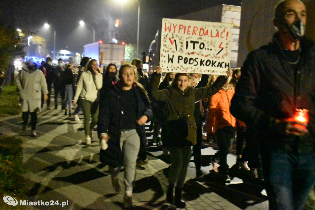 Protest kobiet. Ponad 1000 osób na ulicach miasta