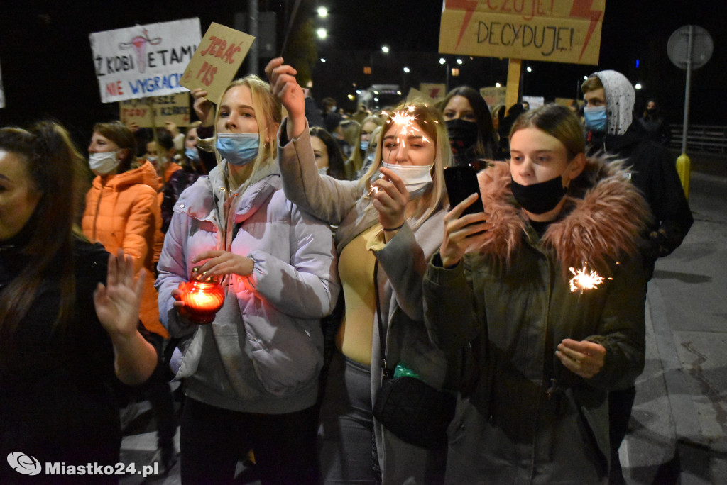 Protest w Miastku. Policja uspokajała tłum