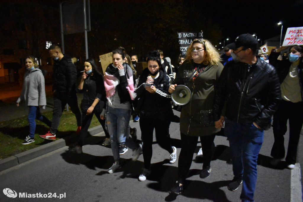 Protest w Miastku. Policja uspokajała tłum