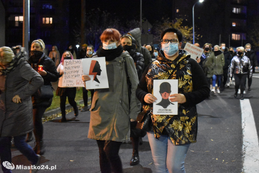 Protest w Miastku. Policja uspokajała tłum