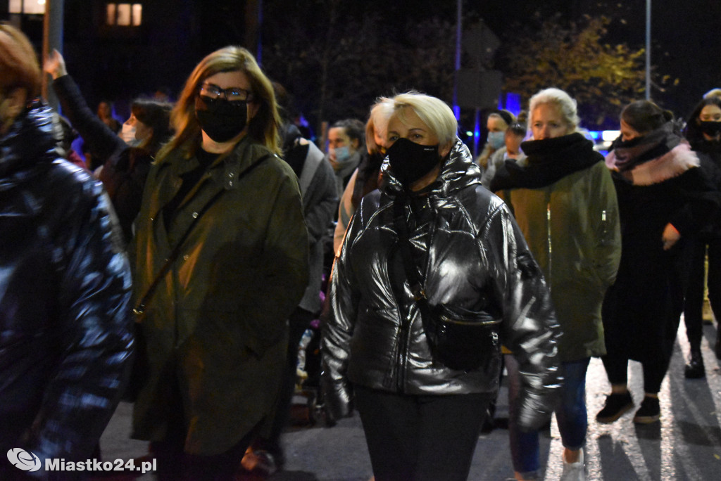 Protest w Miastku. Policja uspokajała tłum