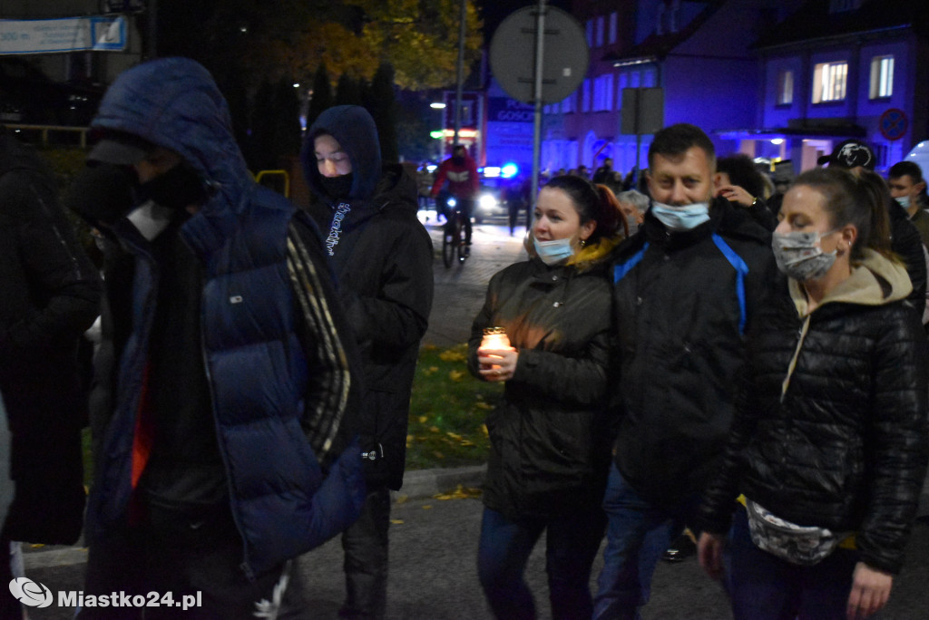 Protest w Miastku. Policja uspokajała tłum