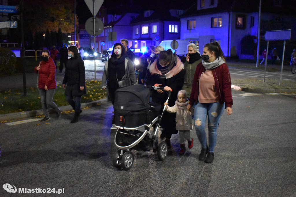 Protest w Miastku. Policja uspokajała tłum