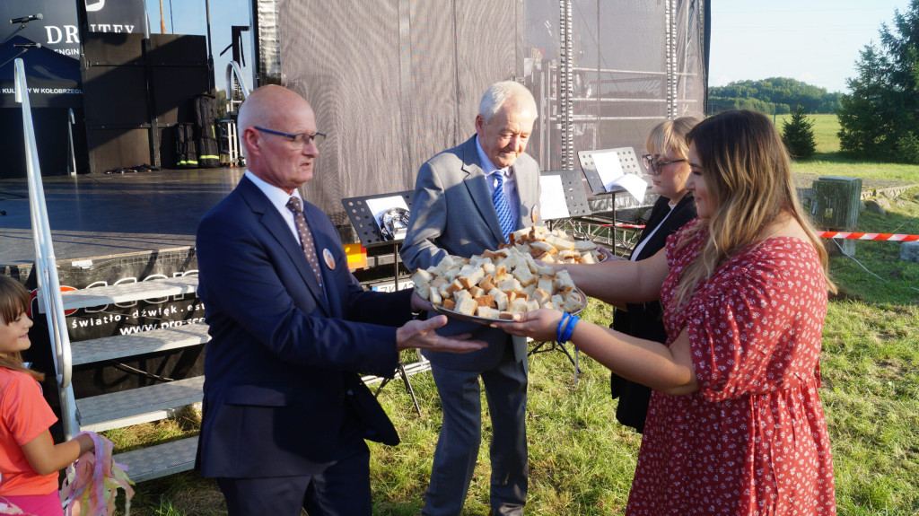 Dożynki Gminne w Trzebielinie [FOTO]